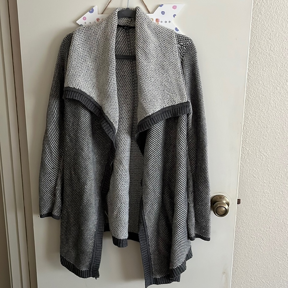 Snug Small Gray Ann Taylor Sweater